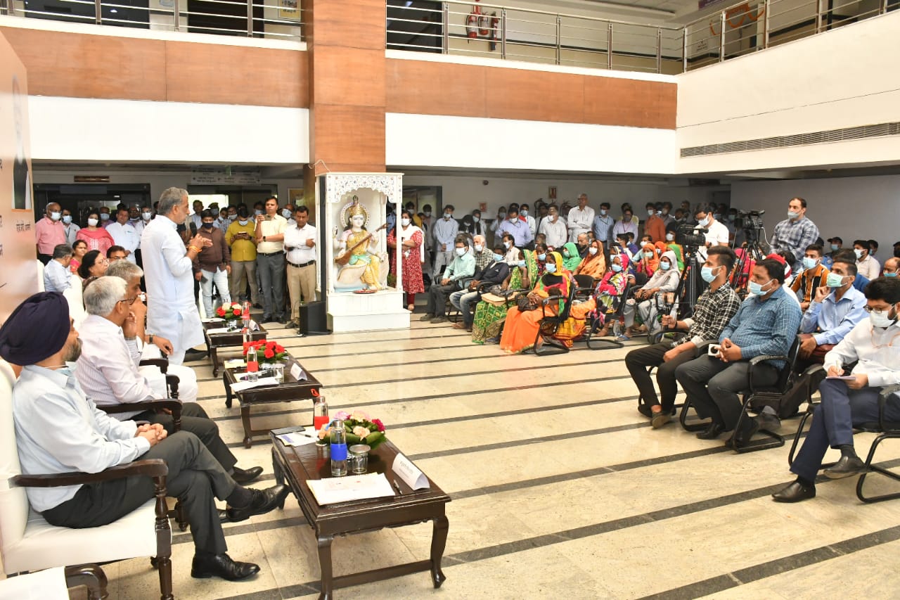 Sh. Krishan Pal, Honourable Minister of State for Power and Heavy Industries addressing during the event.